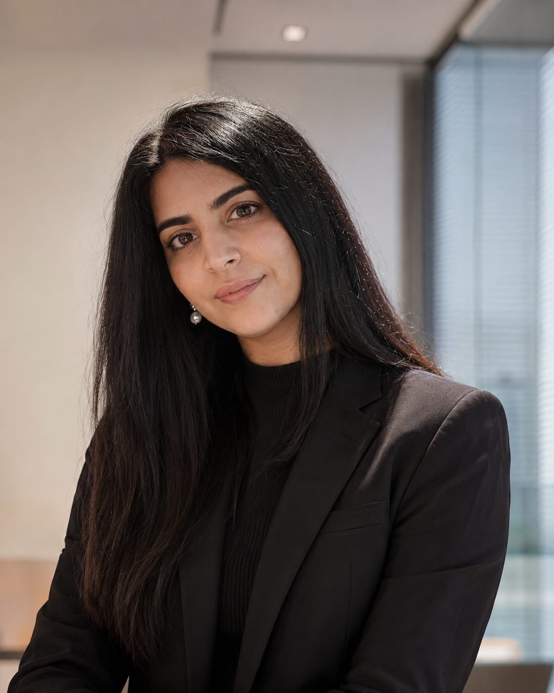 Dr Sana Kiyani